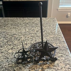 Star paper towel holder and salt and pepper shaker